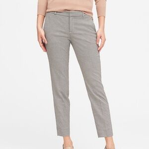 Banana Republic Women's  Patterned Straight Leg Pants size 6 Avery